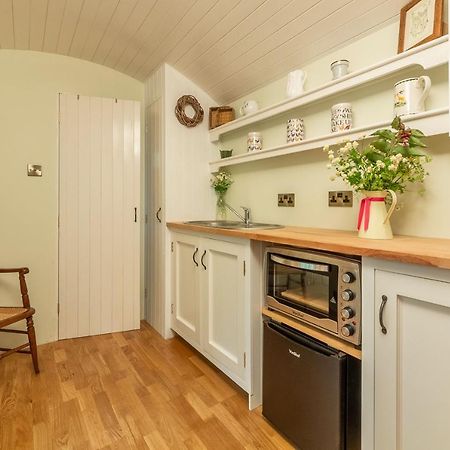 Woodland Retreat Shepherds Hut Villa Brundish Exterior foto